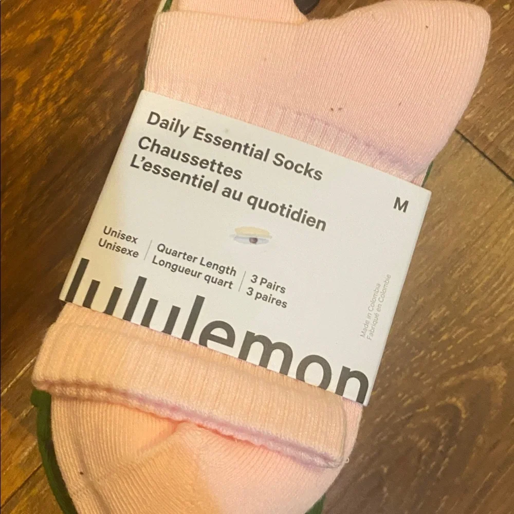 NWT Lululemon daily essential socks Multi 3 Pk Size: Medium